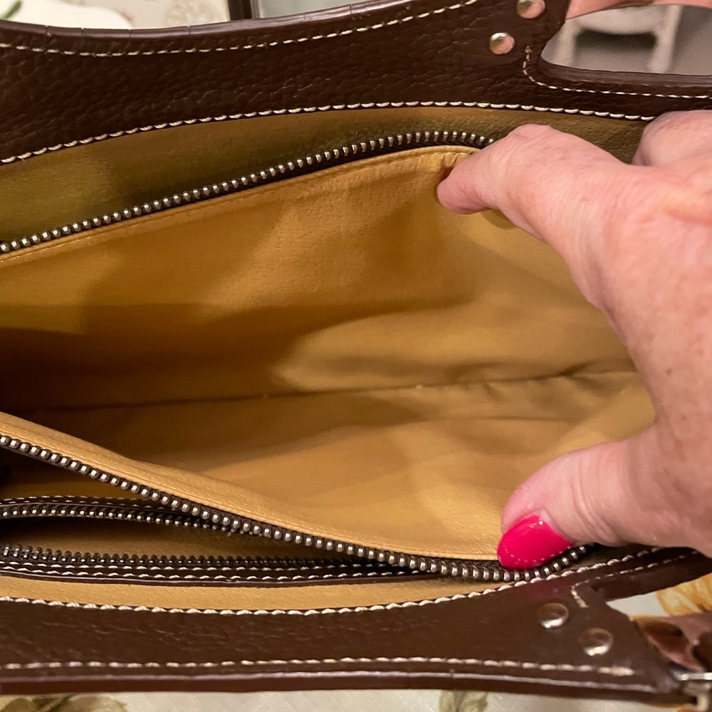 Chic Brown Leather Satchel - Picture 5 of 9